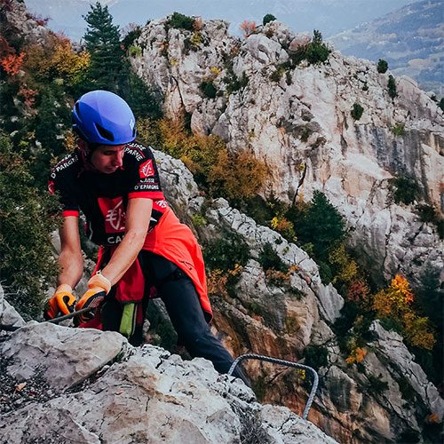 Via Ferrada Roques de l'Empalomar, a Vallcebre, Berguedà. Vies Ferrades i esports d'aventura a Barcelona