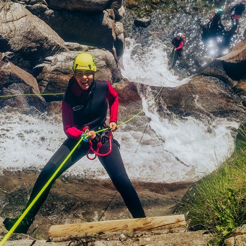 Ràpel al Barranc de Núria Inferior. Barranquisme al Ripollès, Vall del Freser i Vall de Núria