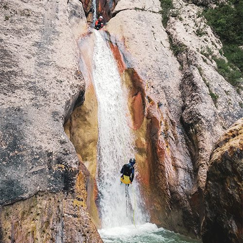 Ràpel al Barranc del Forat Negre. Barranquisme a Vallcebre, Berguedà, Barcelona